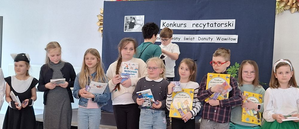 Konkurs recytatorski "Zaczarowany świat" Danuty Wawiłów